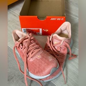 Women’s Nike Air Zoom Vomero 14 NEW